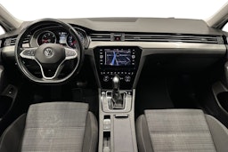 valkoinen Volkswagen Passat 2020 kuva 7.