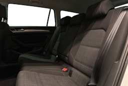 valkoinen Volkswagen Passat 2020 kuva 8.
