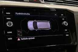 valkoinen Volkswagen Passat 2020 kuva 19.