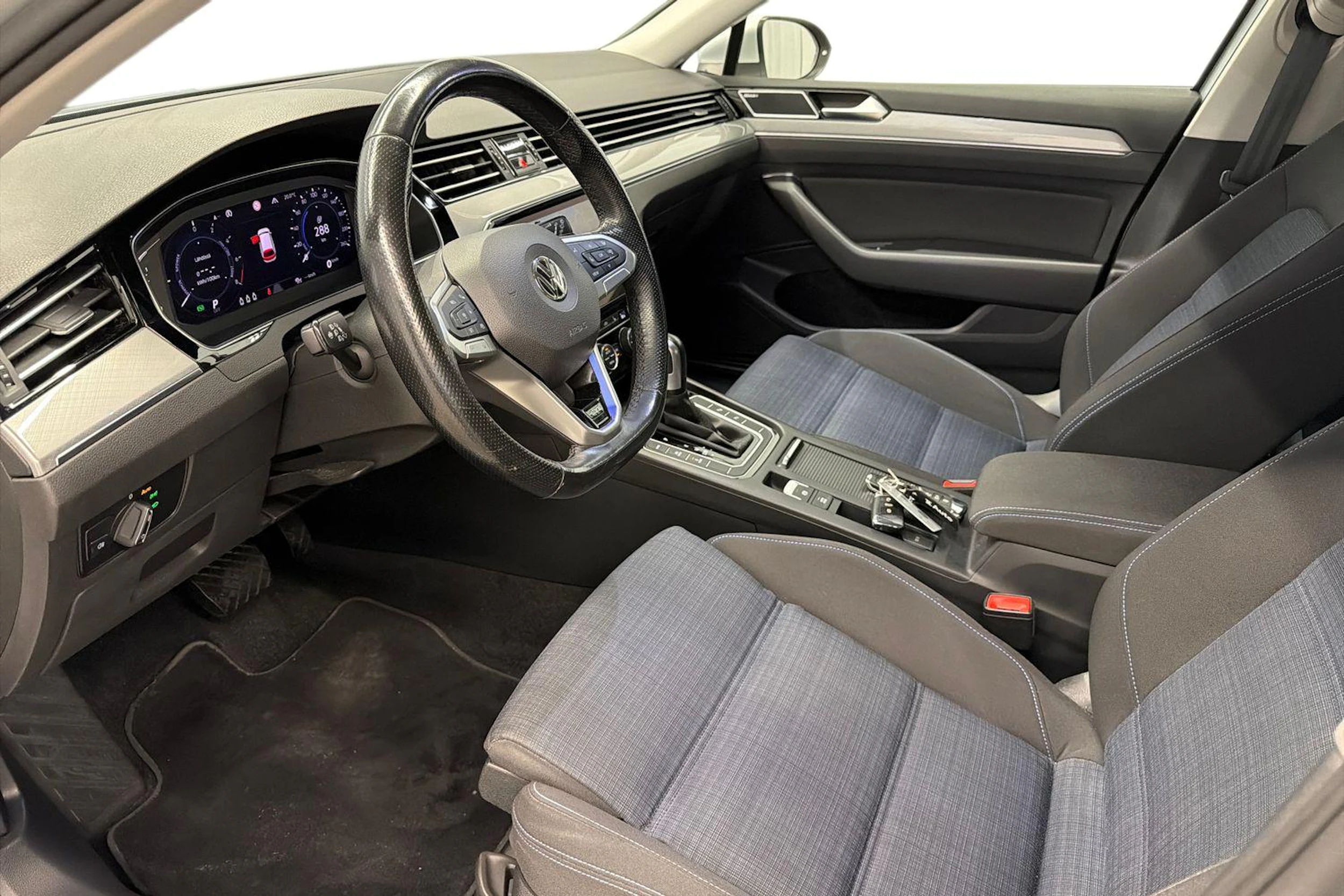 hopea Volkswagen Passat 2020 kuva 6.