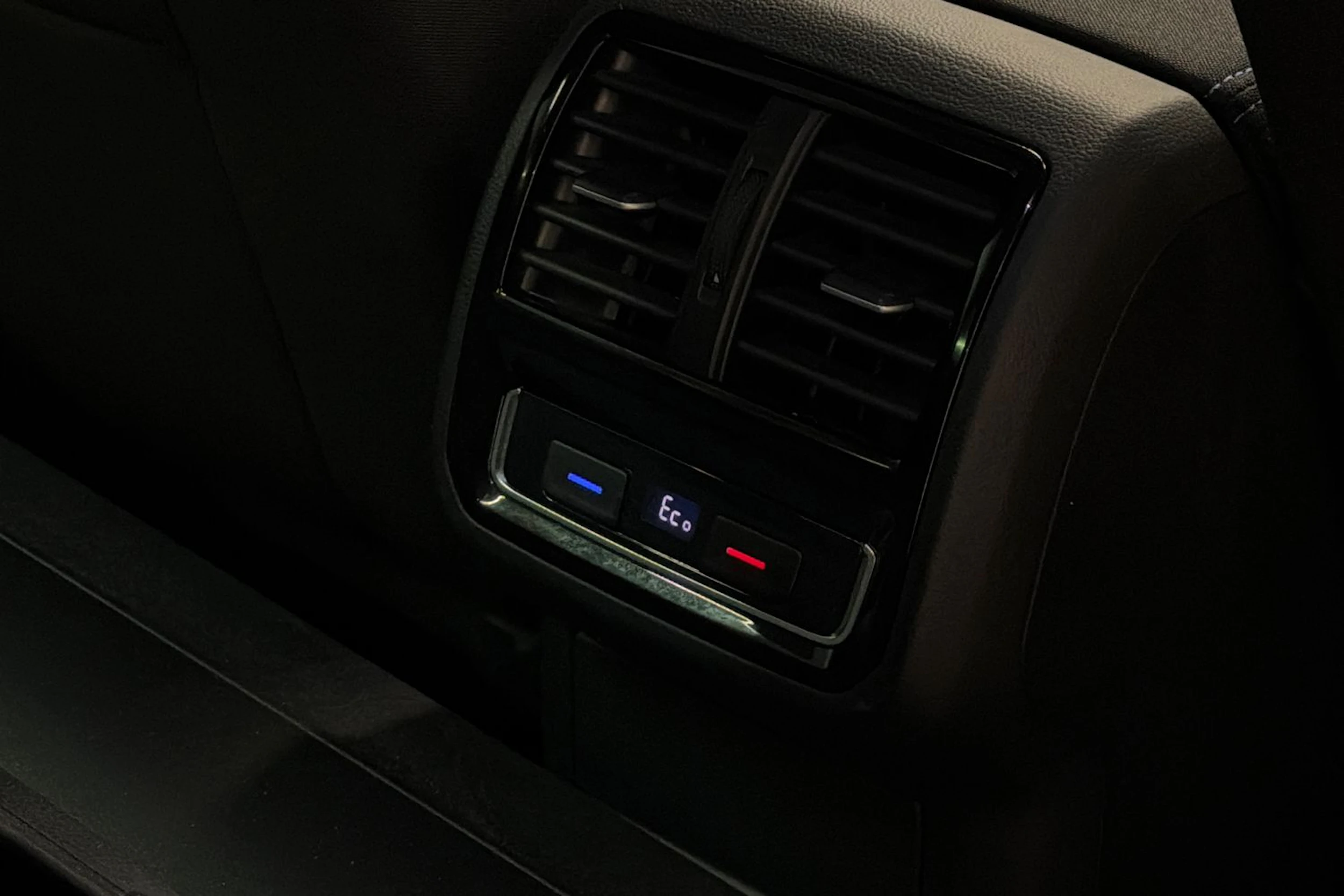 hopea Volkswagen Passat 2020 kuva 12.