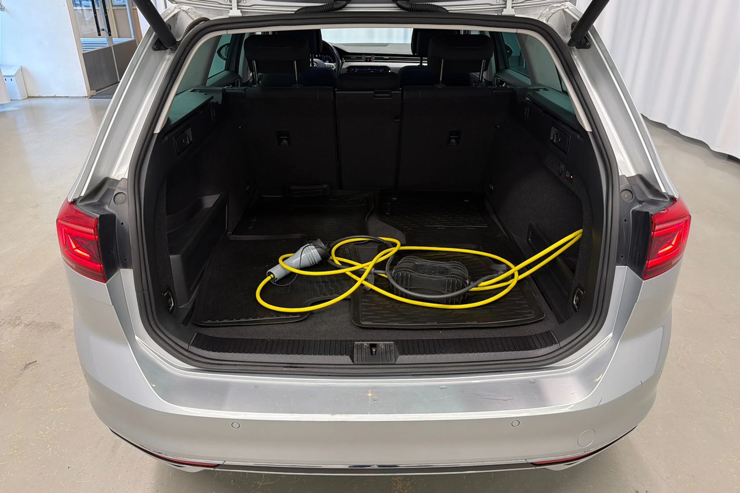 hopea Volkswagen Passat 2020 kuva 13.