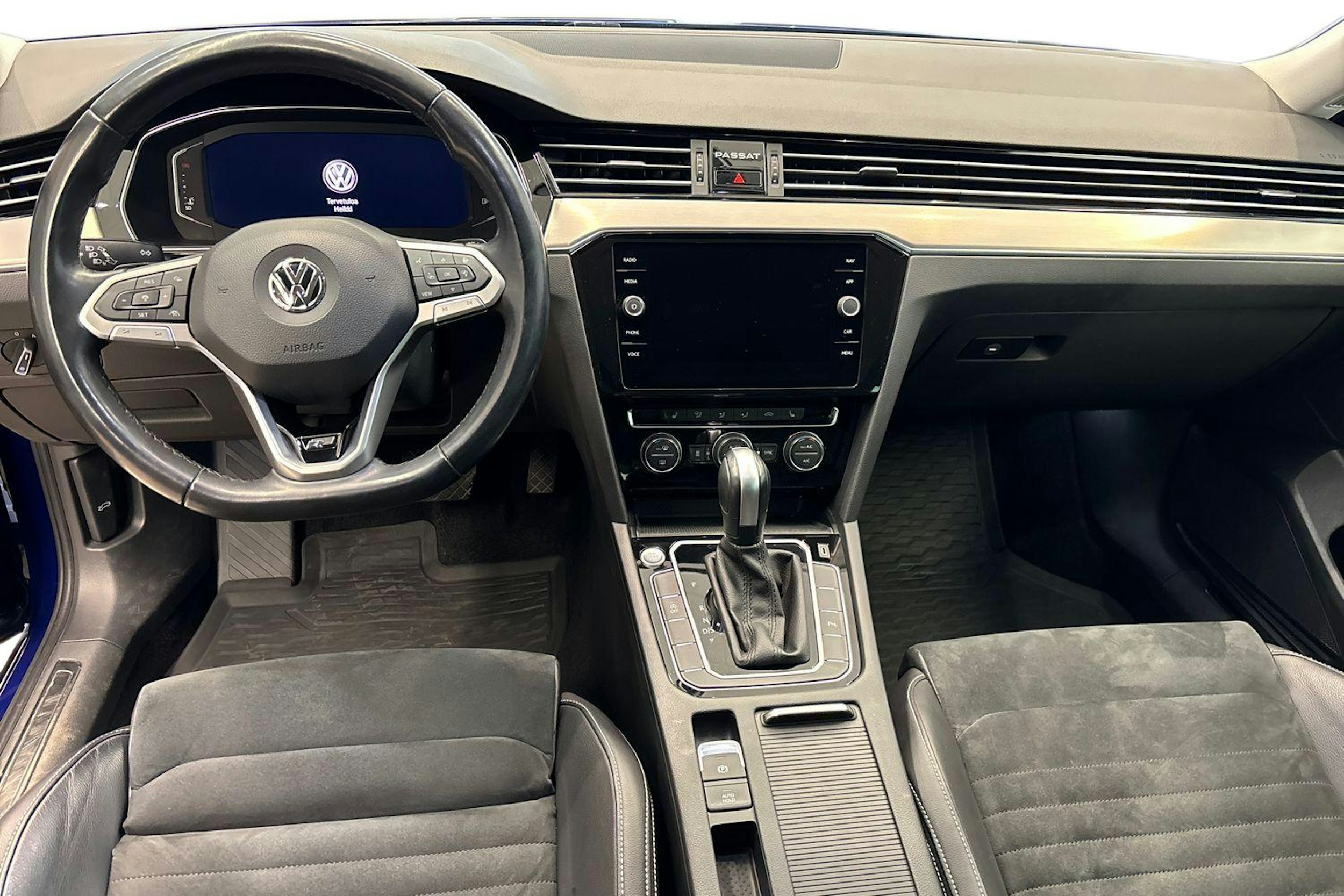 sininen Volkswagen Passat 2020 kuva 9.