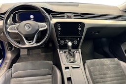 sininen Volkswagen Passat 2020 kuva 9.