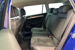 sininen Volkswagen Passat 2020 kuva 10.