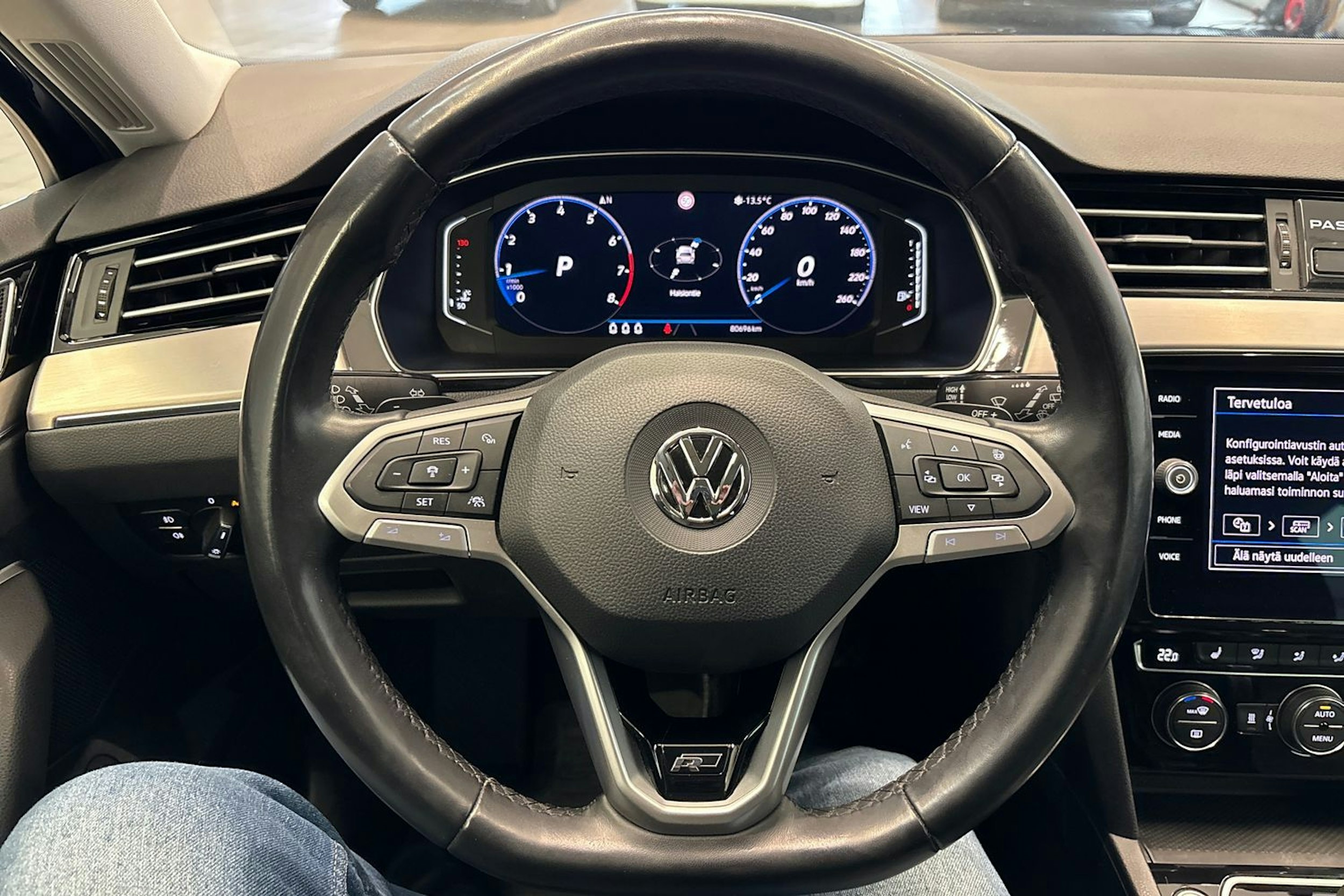 sininen Volkswagen Passat 2020 kuva 18.