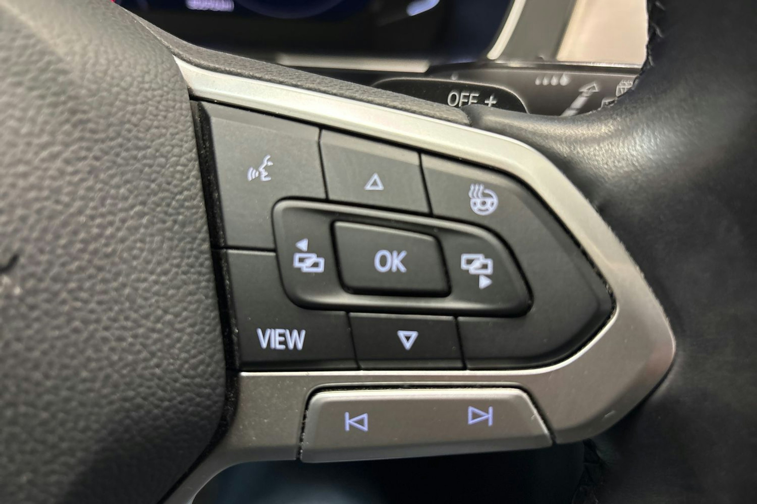 sininen Volkswagen Passat 2020 kuva 20.