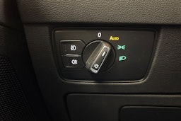 sininen Volkswagen Passat 2020 kuva 21.