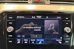 sininen Volkswagen Passat 2020 kuva 25.