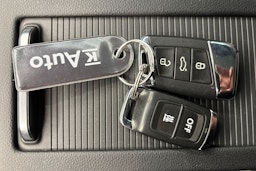 sininen Volkswagen Passat 2020 kuva 32.