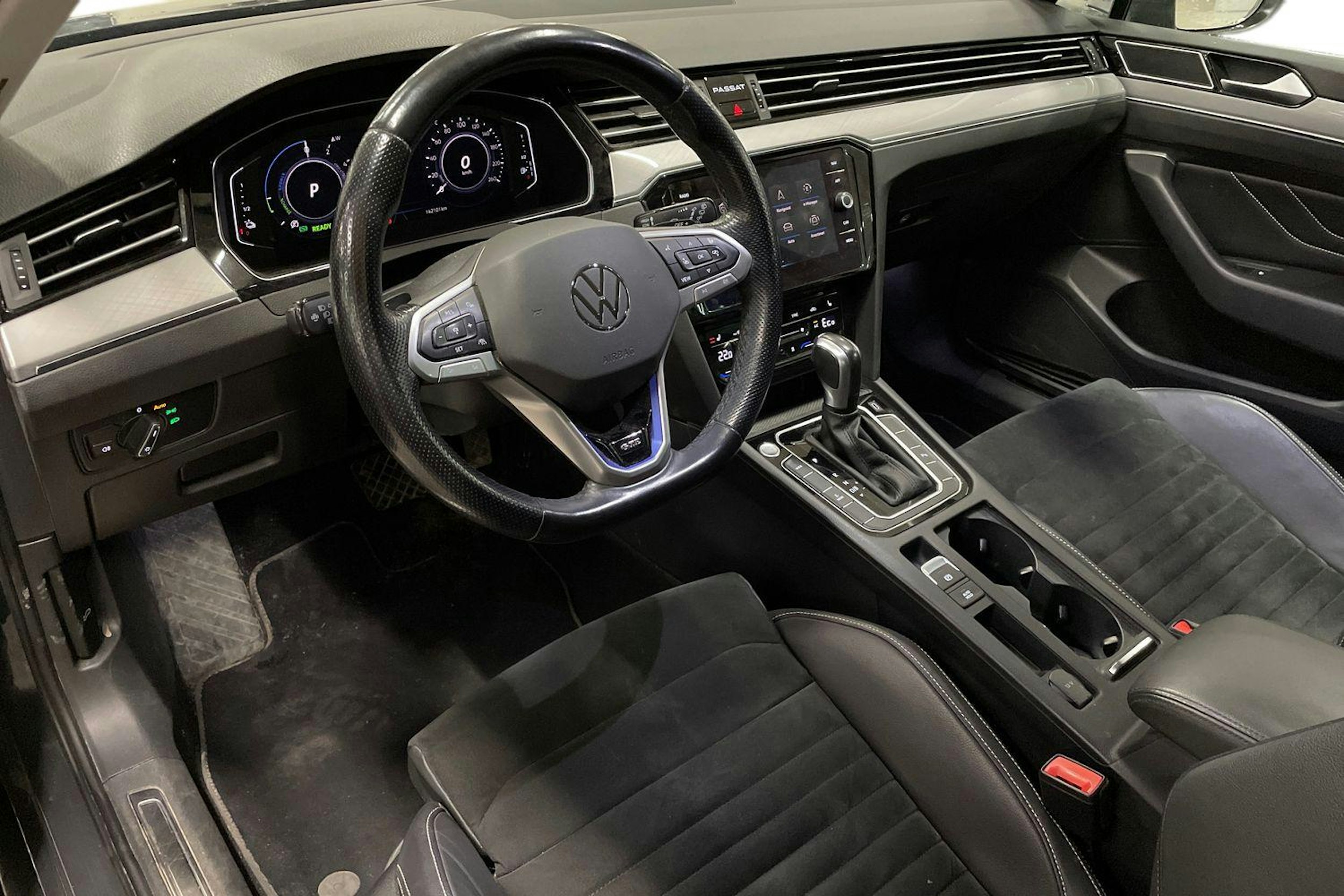 harmaa Volkswagen Passat 2020 kuva 7.