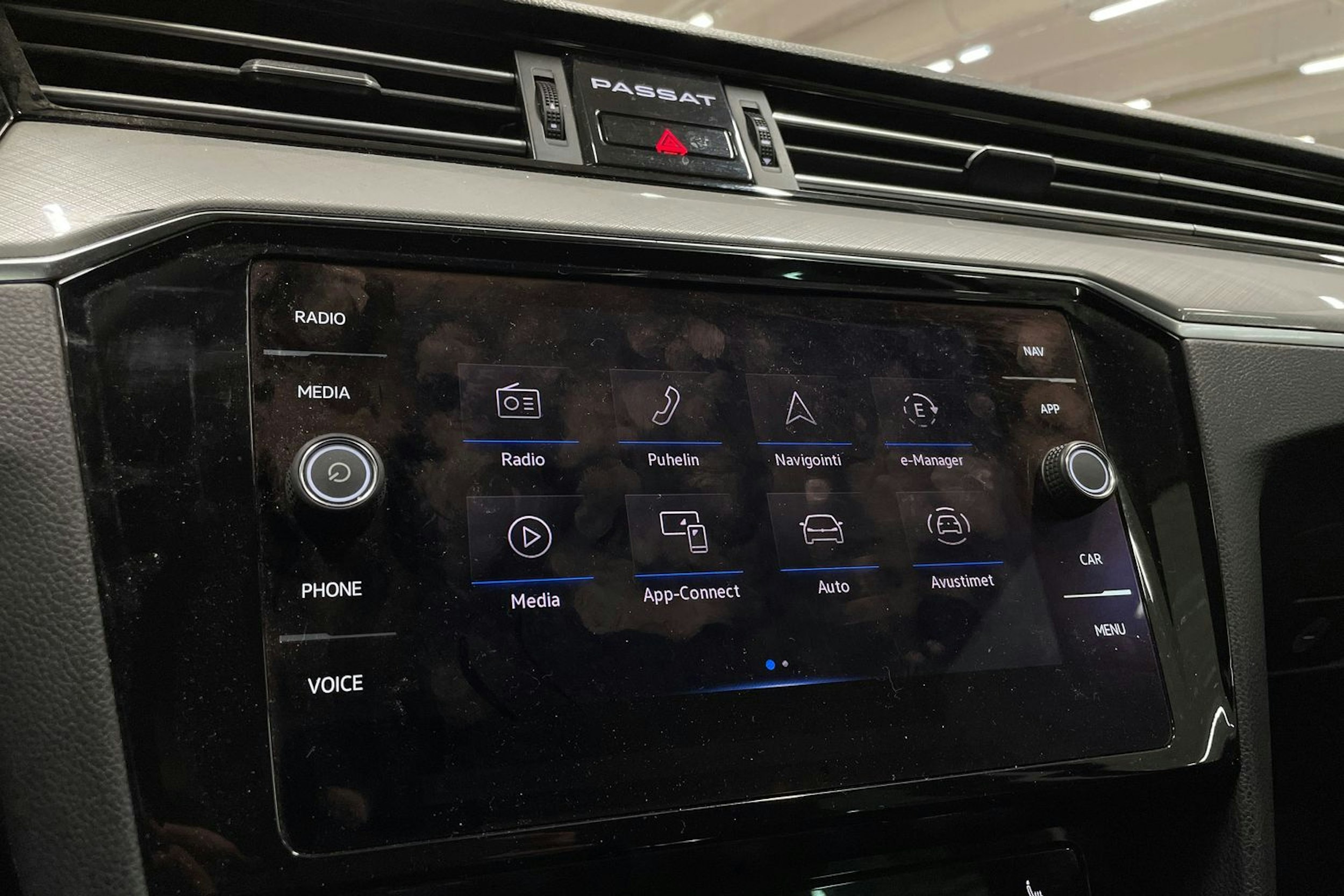 harmaa Volkswagen Passat 2020 kuva 15.