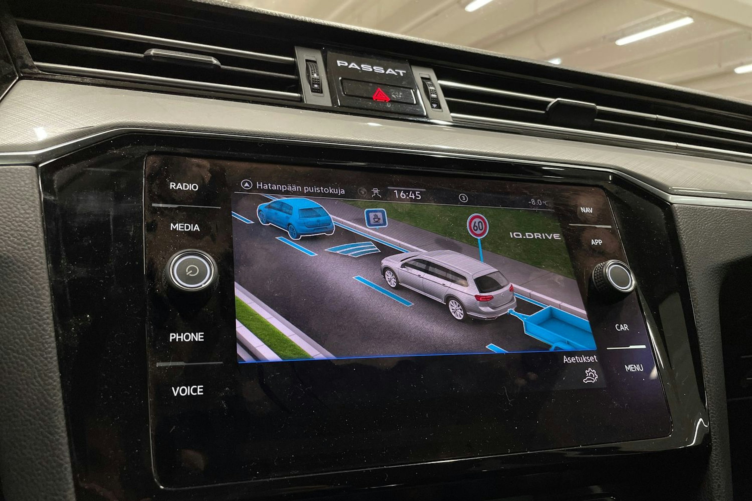 harmaa Volkswagen Passat 2020 kuva 19.