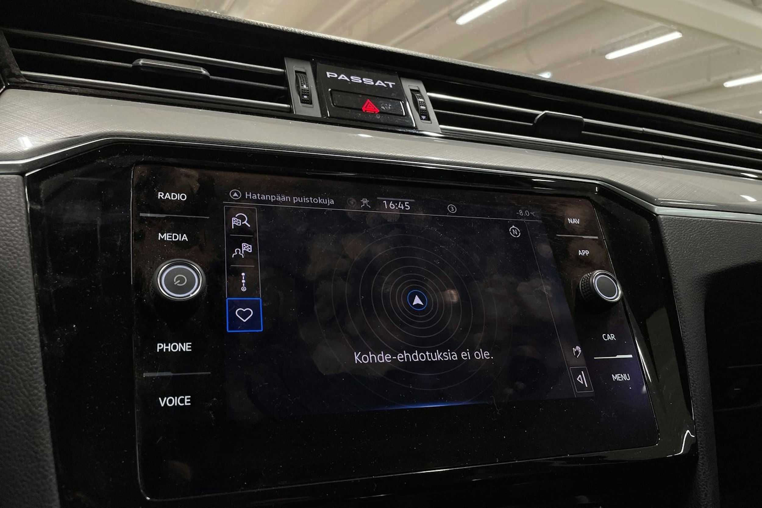 harmaa Volkswagen Passat 2020 kuva 20.