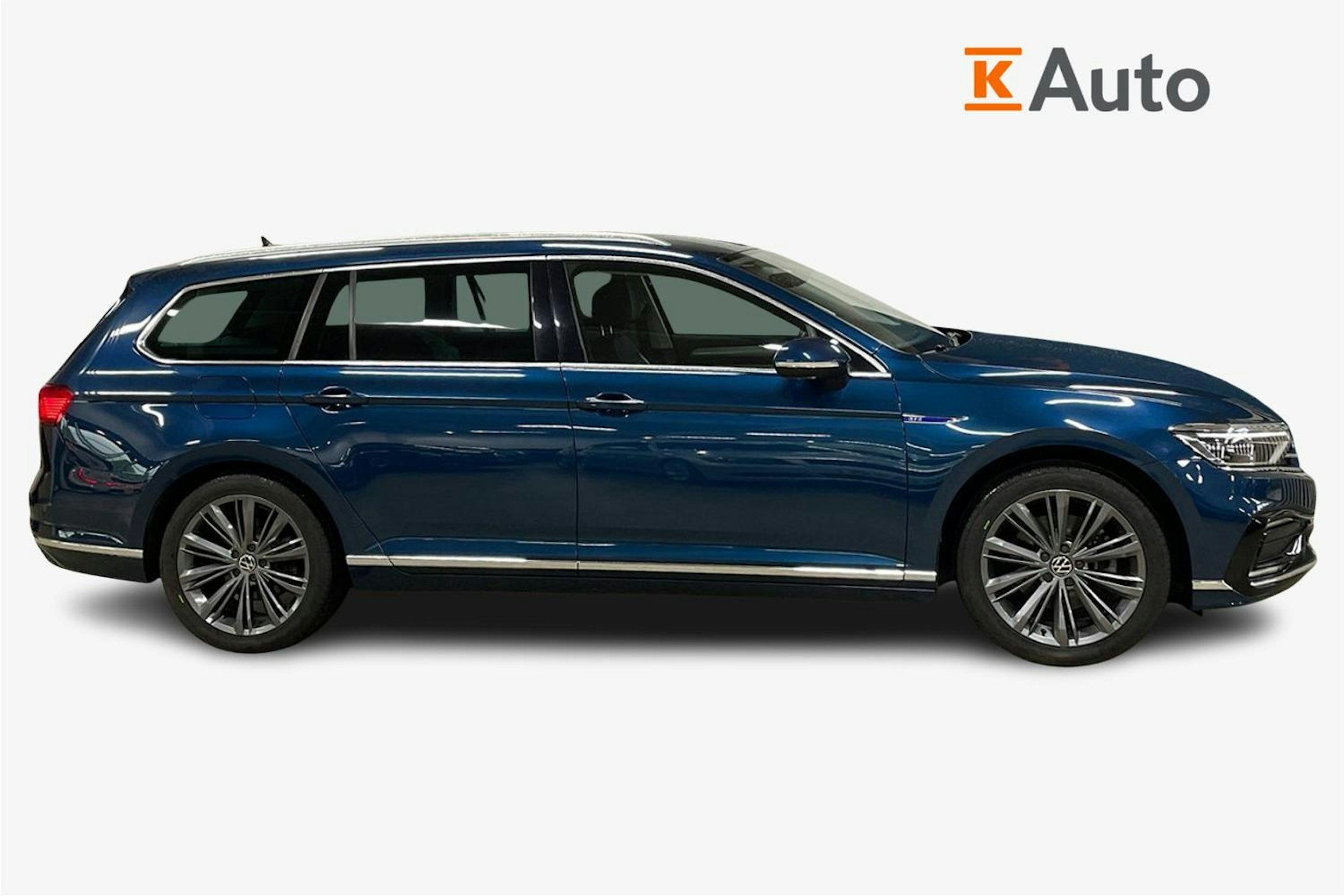 sininen Volkswagen Passat 2021 kuva 5.