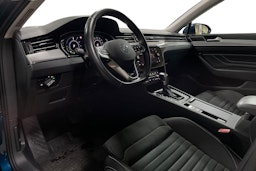 sininen Volkswagen Passat 2021 kuva 7.