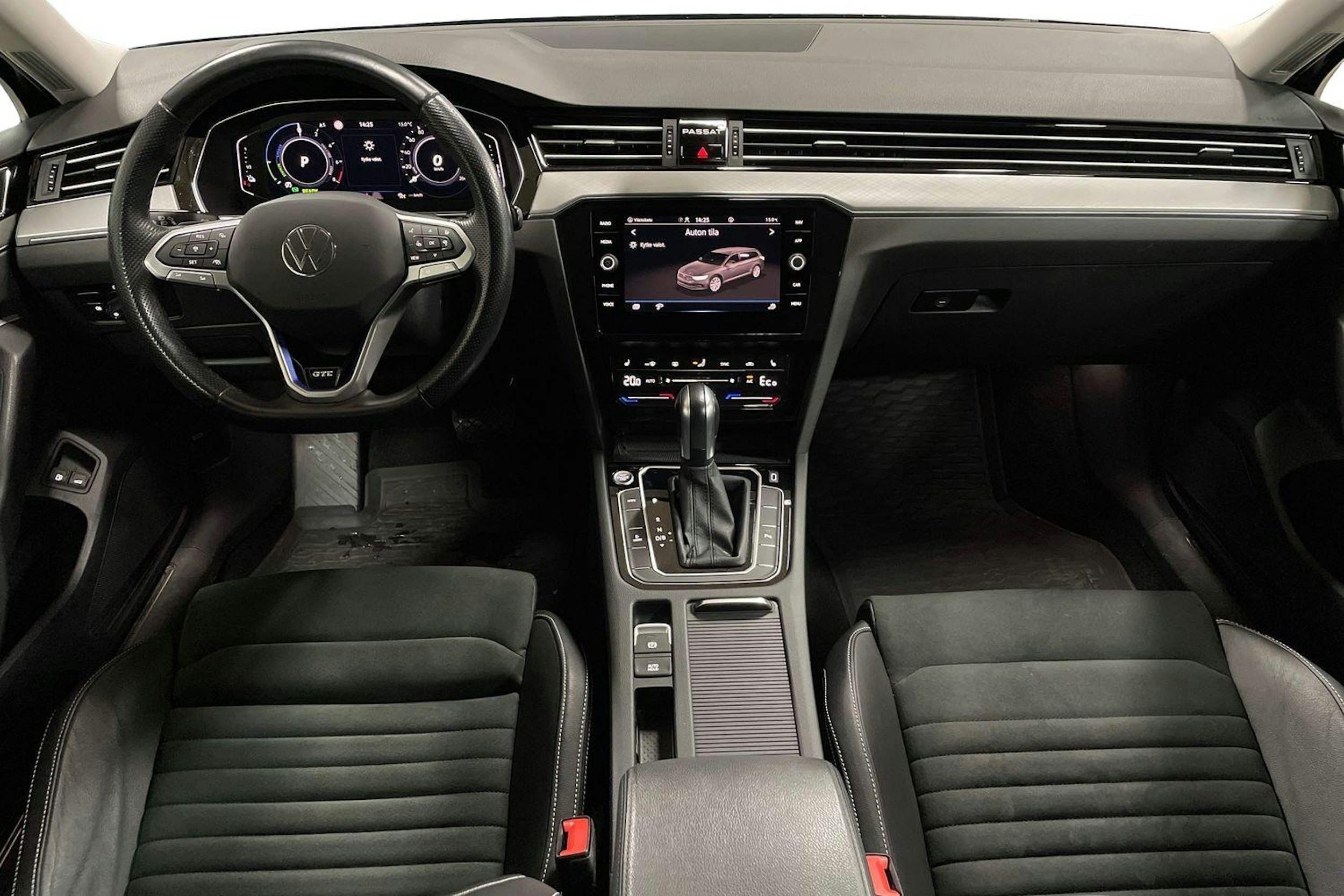 sininen Volkswagen Passat 2021 kuva 8.