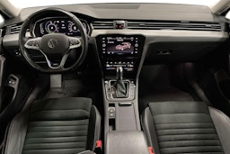 sininen Volkswagen Passat 2021 kuva 8.
