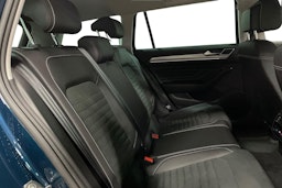 sininen Volkswagen Passat 2021 kuva 9.