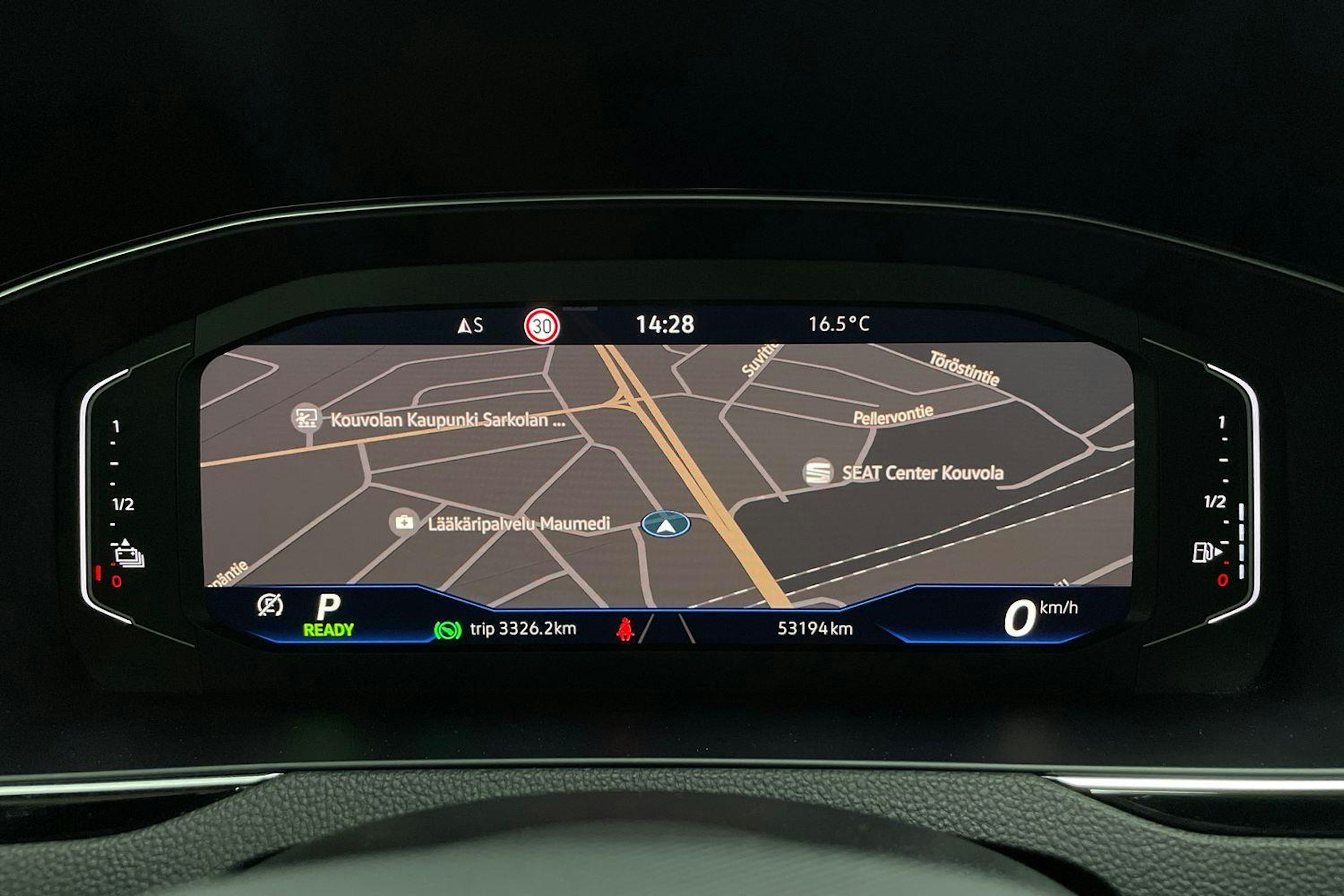 sininen Volkswagen Passat 2021 kuva 15.