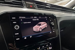sininen Volkswagen Passat 2021 kuva 21.