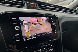 sininen Volkswagen Passat 2021 kuva 22.