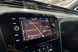 sininen Volkswagen Passat 2021 kuva 23.