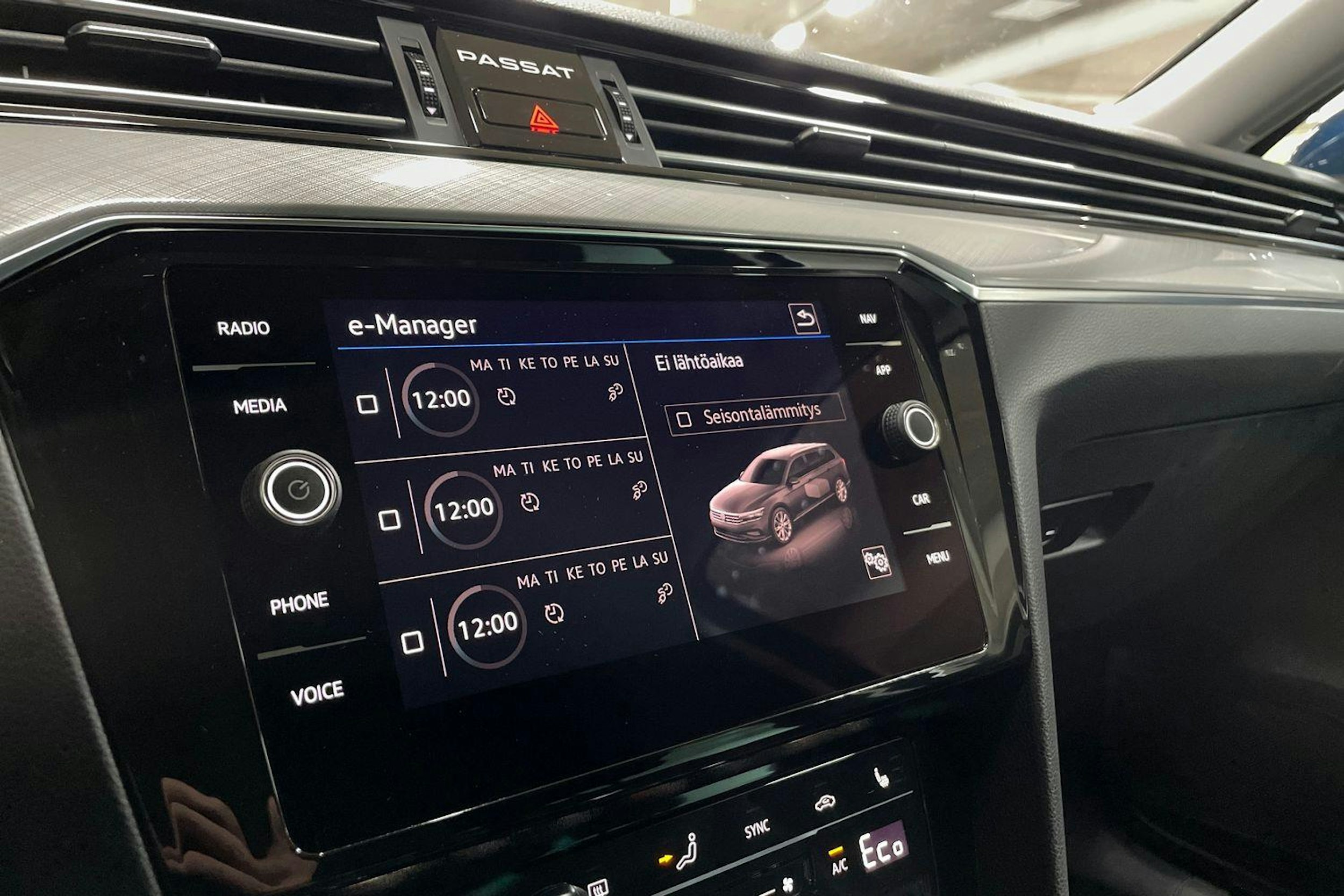 sininen Volkswagen Passat 2021 kuva 33.