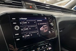 sininen Volkswagen Passat 2021 kuva 33.