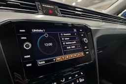 sininen Volkswagen Passat 2021 kuva 34.