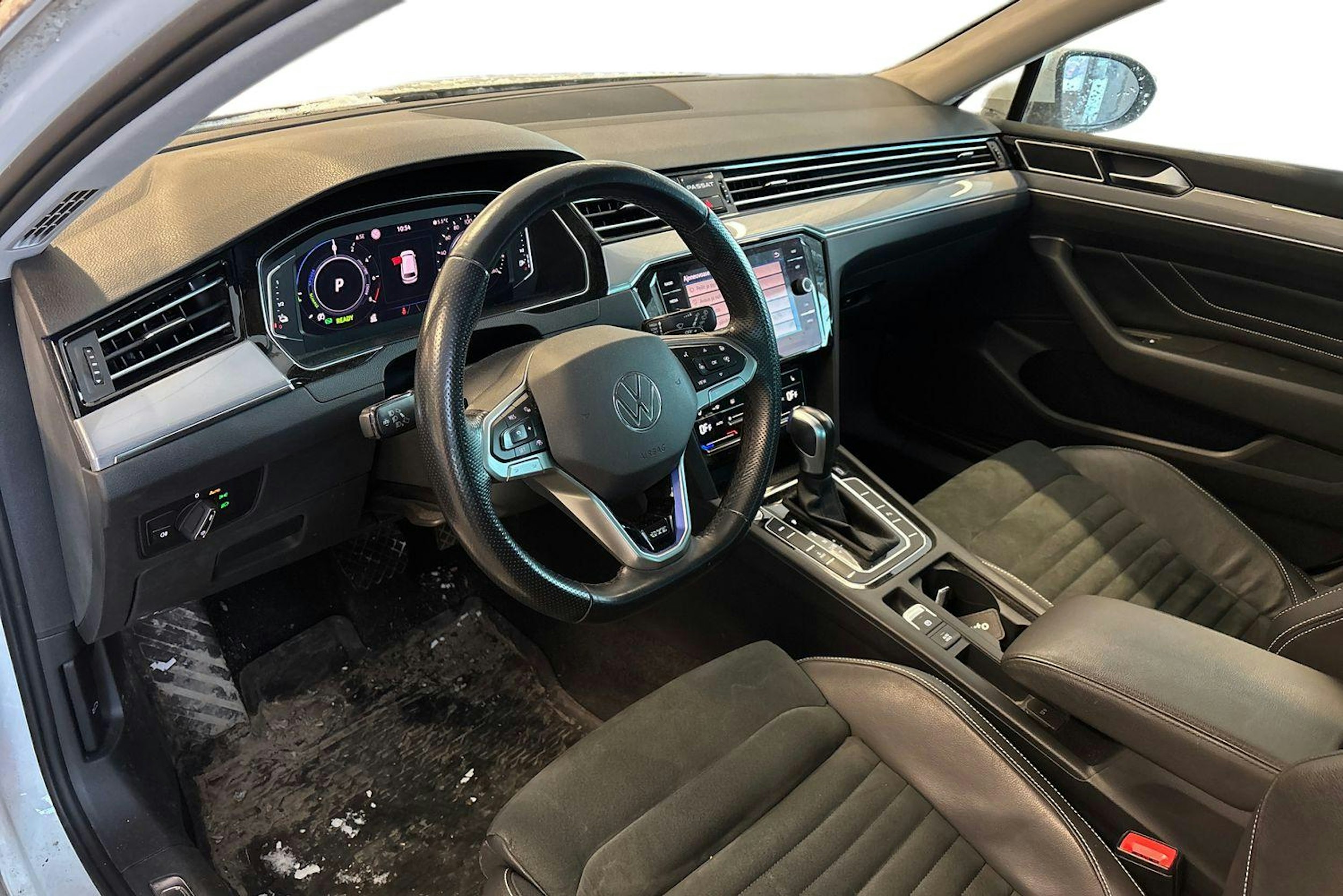 valkoinen Volkswagen Passat 2021 kuva 3.