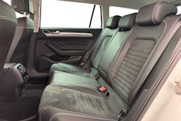 valkoinen Volkswagen Passat 2021 kuva 10.