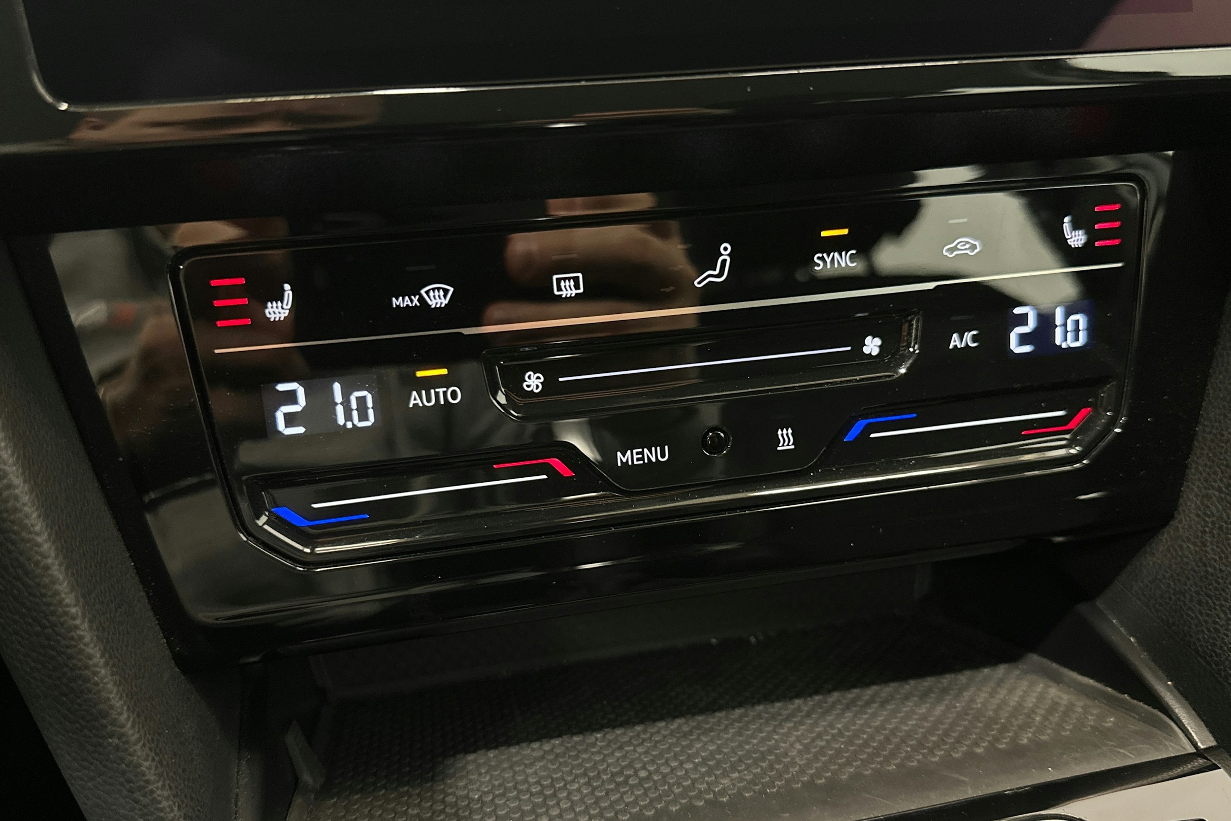 hopea Volkswagen Passat 2021 kuva 23.