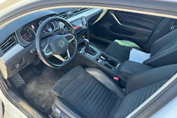 valkoinen Volkswagen Passat 2021 kuva 3.