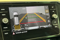 valkoinen Volkswagen Passat 2021 kuva 13.