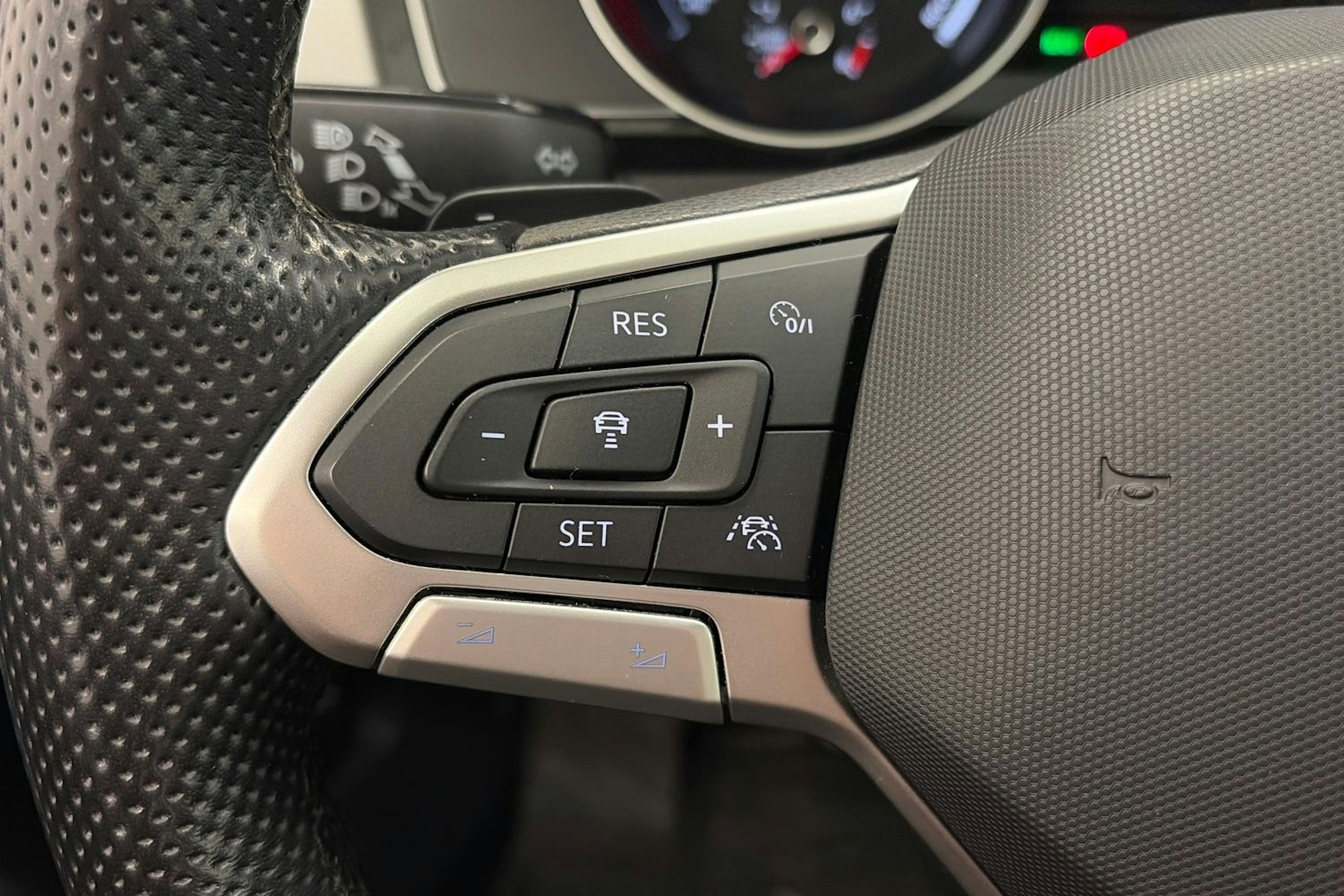 Musta Volkswagen PASSAT 2021 kuva 19.