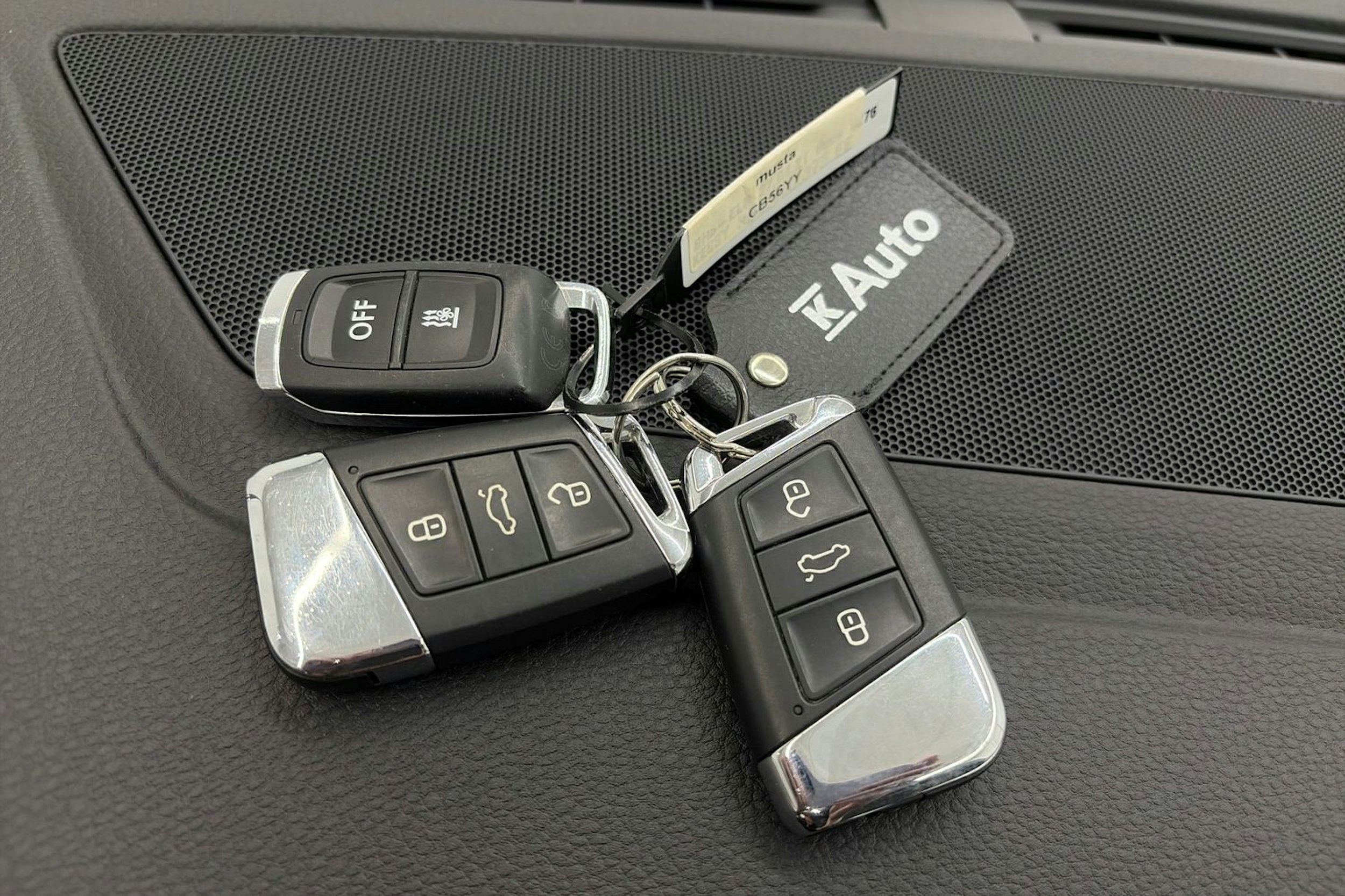 Musta Volkswagen PASSAT 2021 kuva 28.