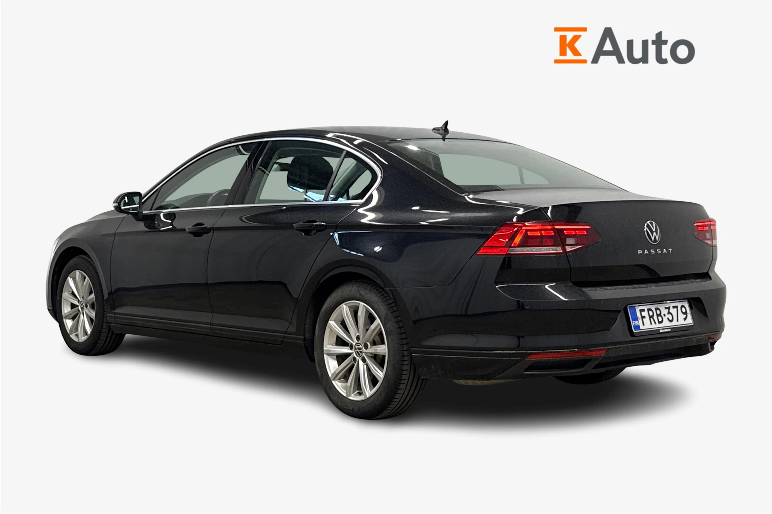musta Volkswagen Passat 2021 kuva 2.