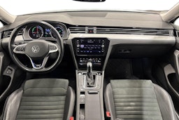 harmaa Volkswagen Passat 2021 kuva 9.