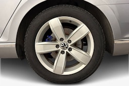 harmaa Volkswagen Passat 2021 kuva 11.