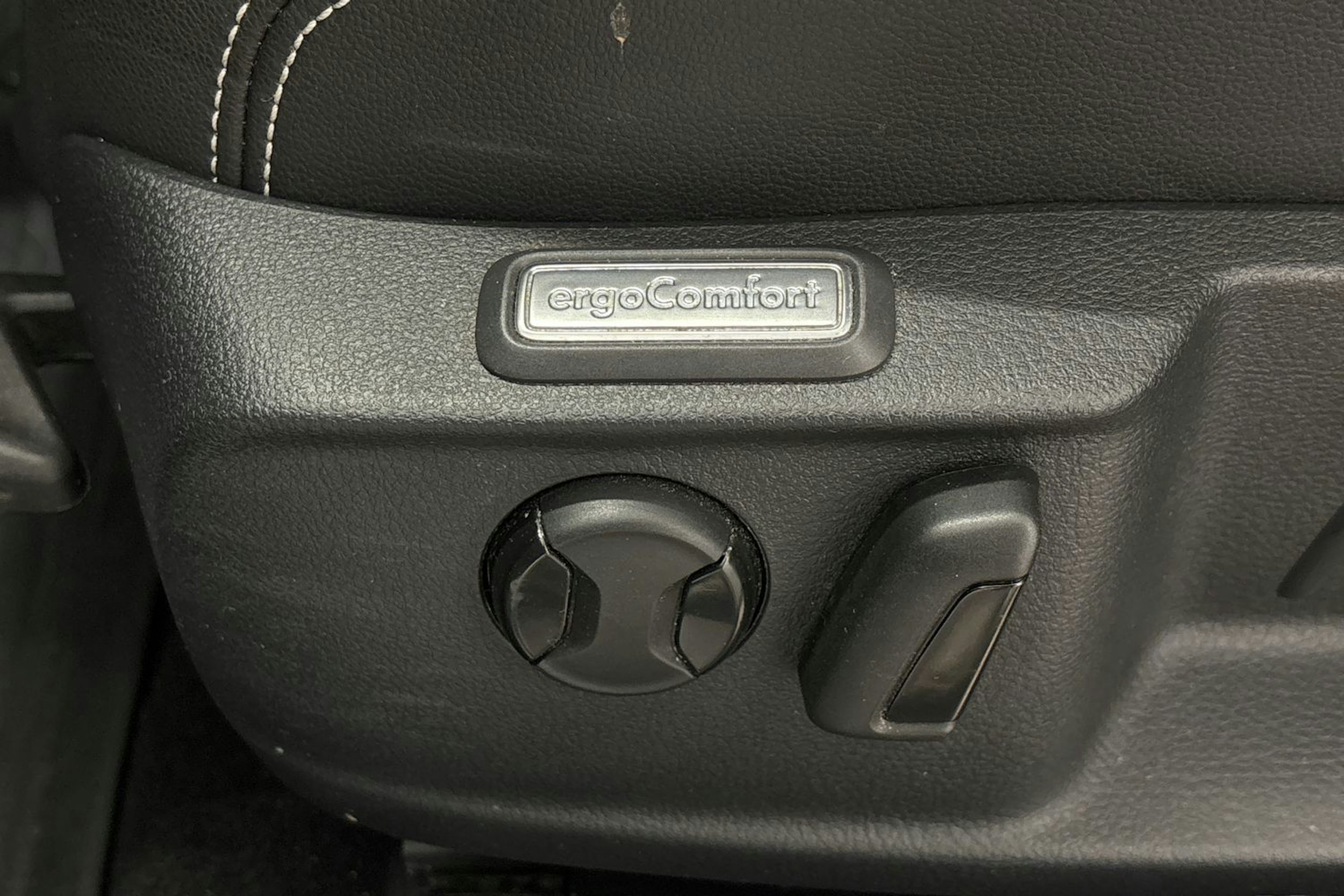 harmaa Volkswagen Passat 2021 kuva 15.