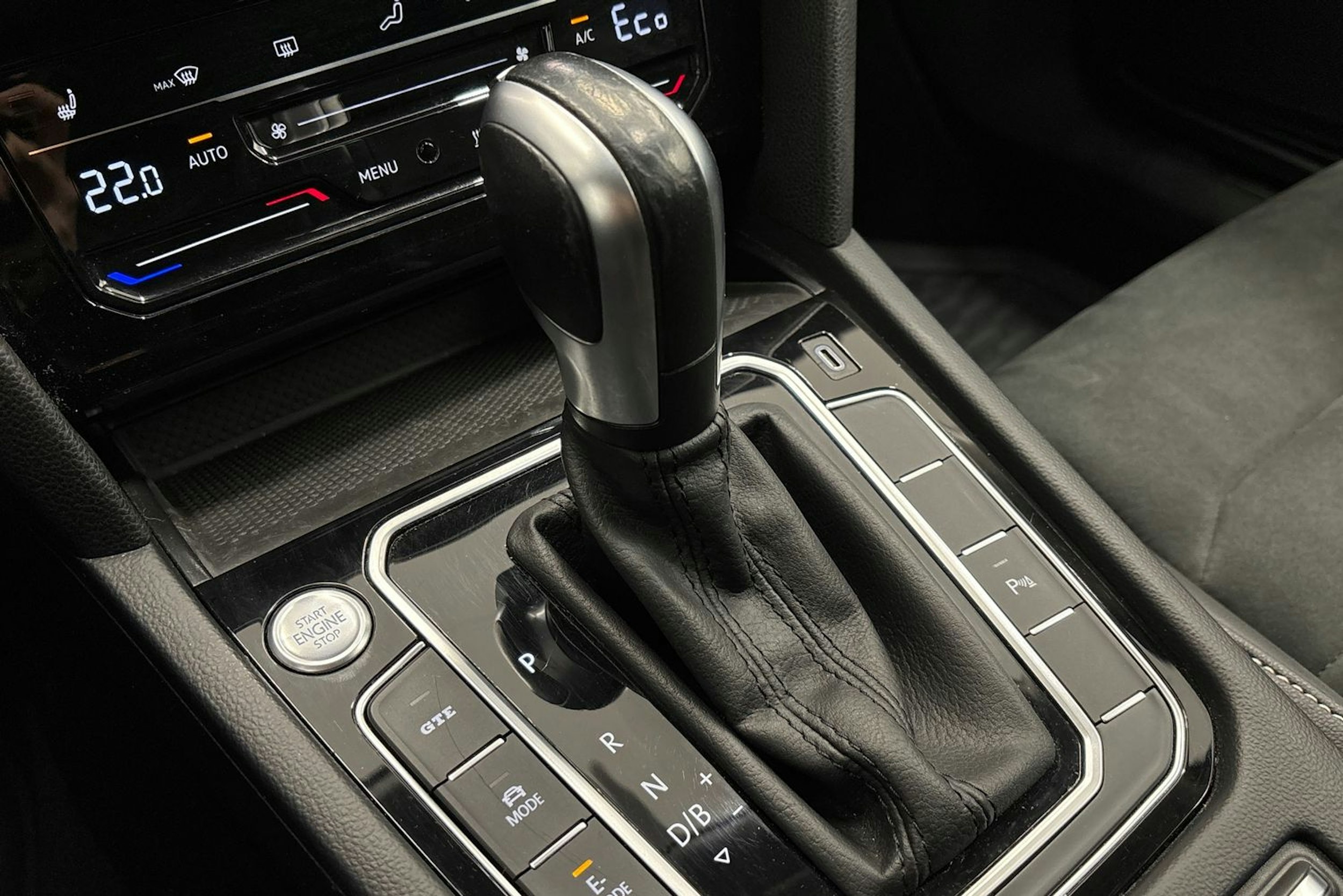 harmaa Volkswagen Passat 2021 kuva 25.