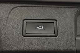 harmaa Volkswagen Passat 2021 kuva 27.