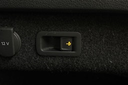 harmaa Volkswagen Passat 2021 kuva 28.