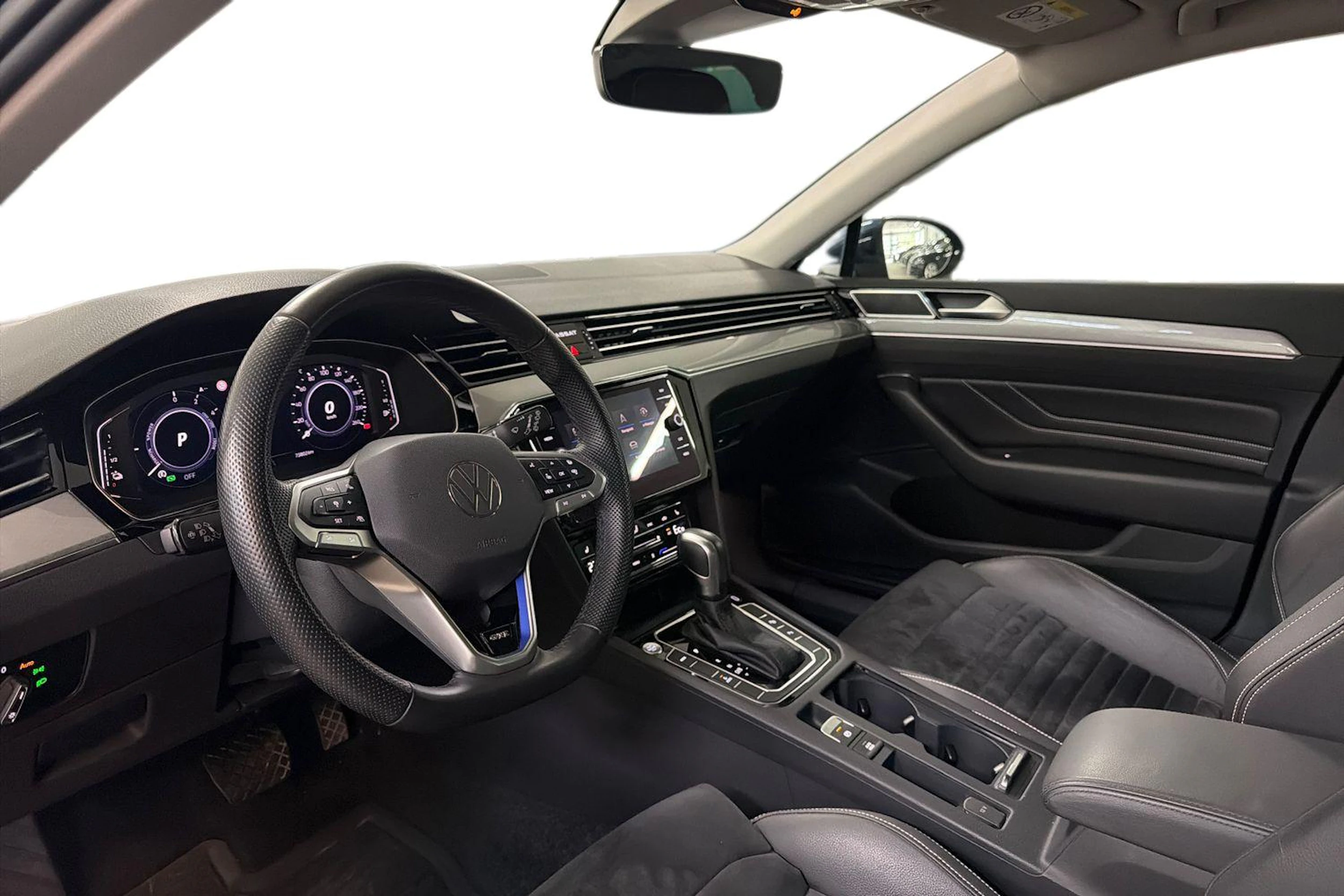 sininen Volkswagen Passat 2021 kuva 3.