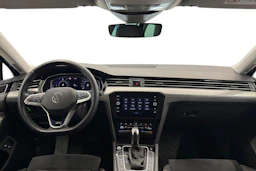 sininen Volkswagen Passat 2021 kuva 7.