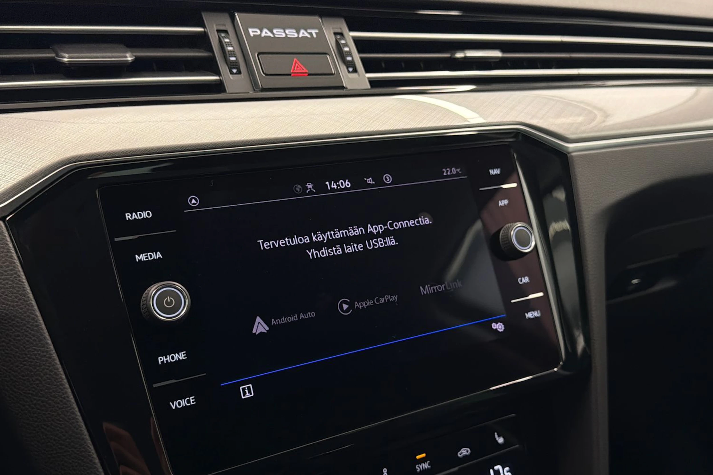 sininen Volkswagen Passat 2021 kuva 25.