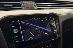 sininen Volkswagen Passat 2021 kuva 26.
