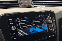 sininen Volkswagen Passat 2021 kuva 28.