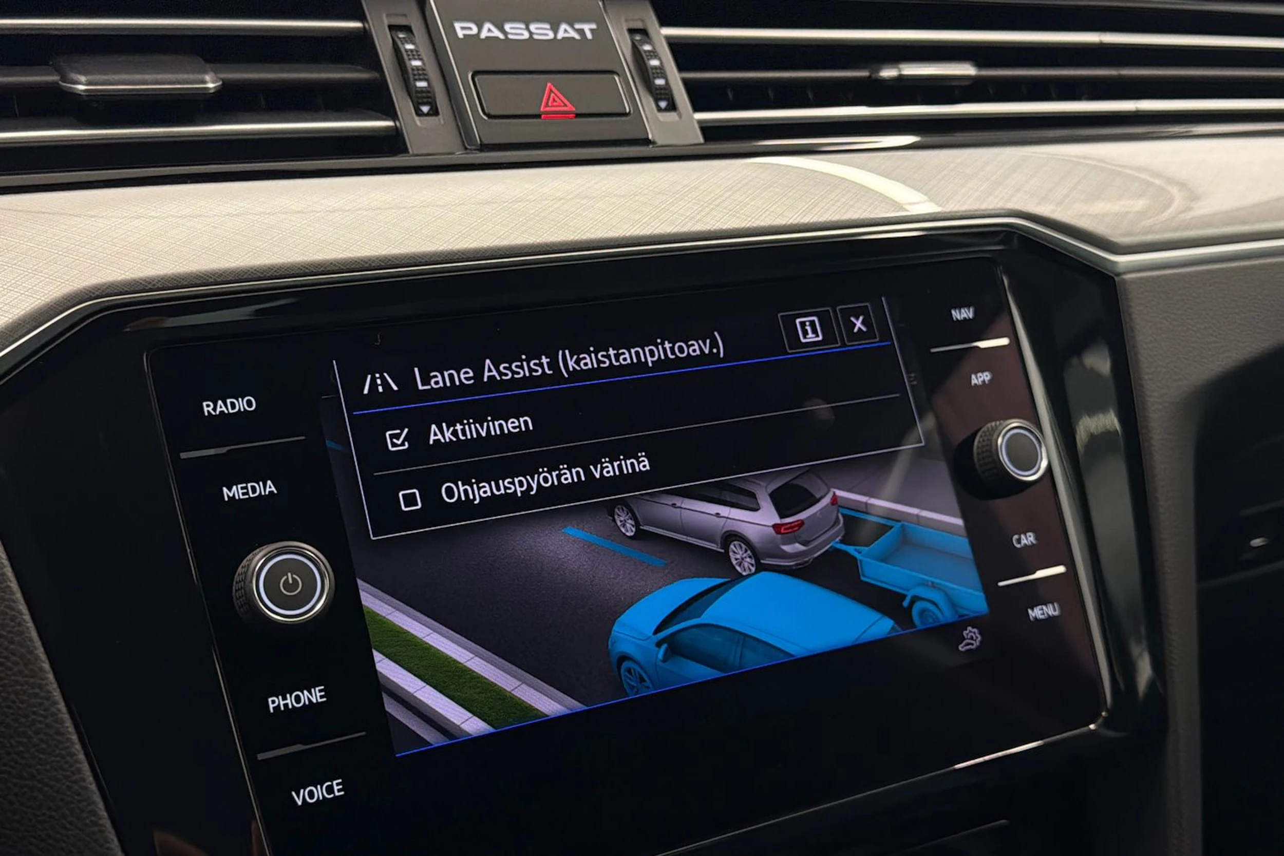 sininen Volkswagen Passat 2021 kuva 29.